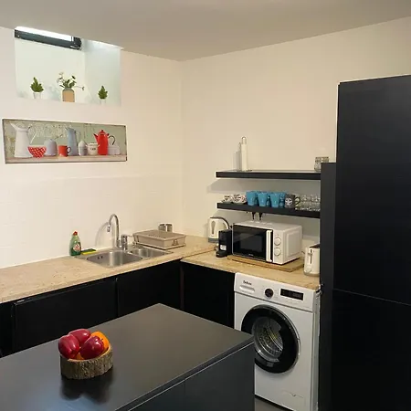 Spacious Steps From Bica Elevator For Families & Friends * ליסבון