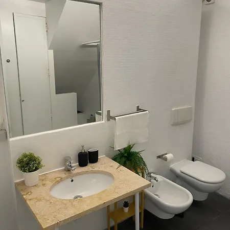 Spacious Steps From Bica Elevator For Families & Friends Apartment