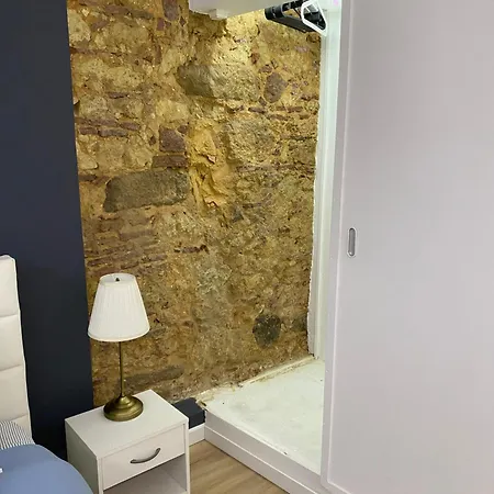 Spacious Steps From Bica Elevator For Families & Friends דירה ליסבון