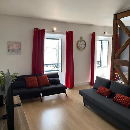 Spacious Steps From Bica Elevator For Families & Friends דירה ליסבון