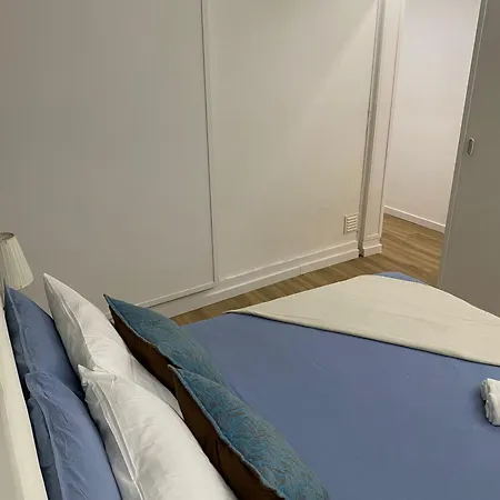 Spacious Steps From Bica Elevator For Families & Friends Lisbon