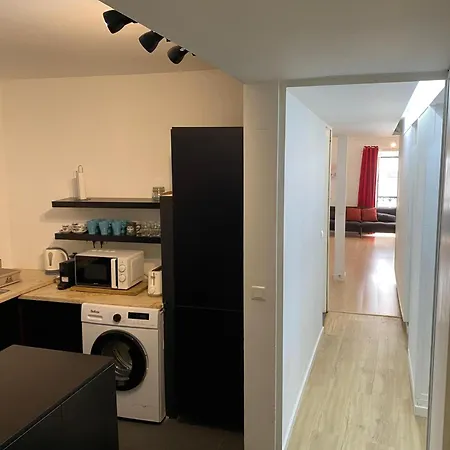 Spacious Steps From Bica Elevator For Families & Friends ליסבון