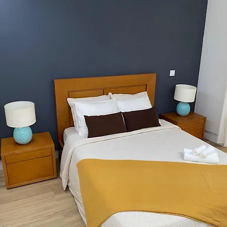 Spacious Steps From Bica Elevator For Families & Friends Apartment *