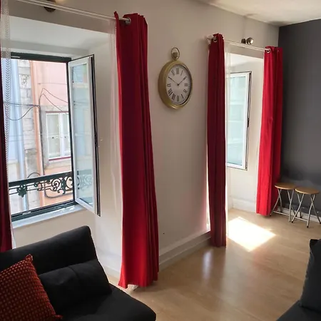 Spacious Steps From Bica Elevator For Families & Friends Apartment
